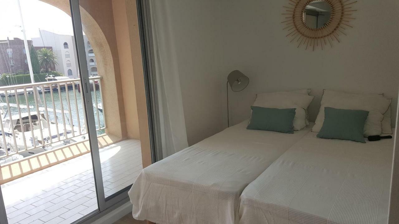 Port La Gavine Appartement Hyères